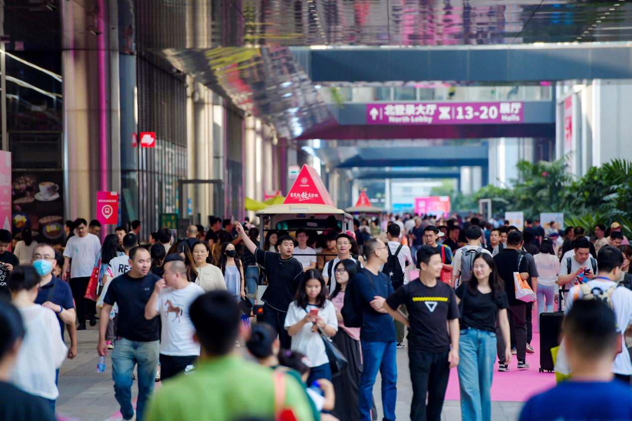 深圳礼品展:破解行政采购难题,一站式解锁“幸福感员工福利” 1 深圳礼品展:破解行政采购难题,一站式解锁“幸福感员工福利”