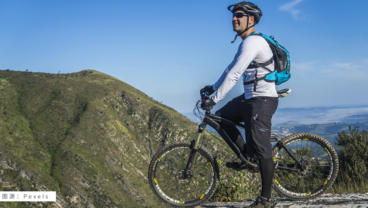 严选工厂 | 骑行蔚然成风,指示灯骑行包守护安全 1 严选工厂 | 骑行蔚然成风,指示灯骑行包守护安全