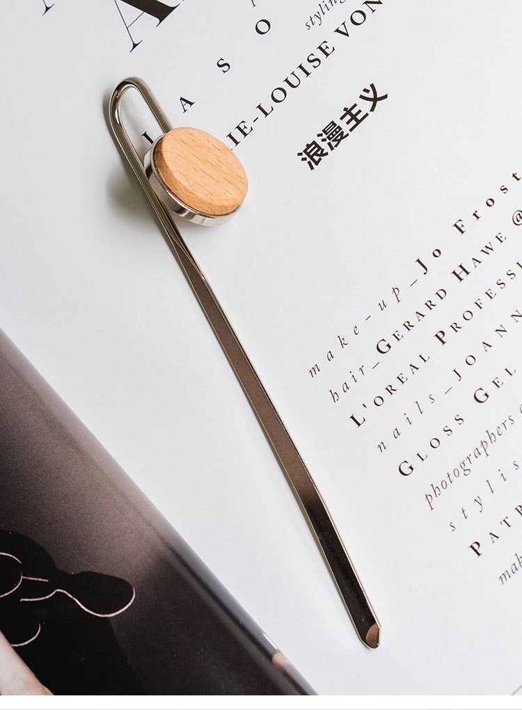 简约木质金属书签