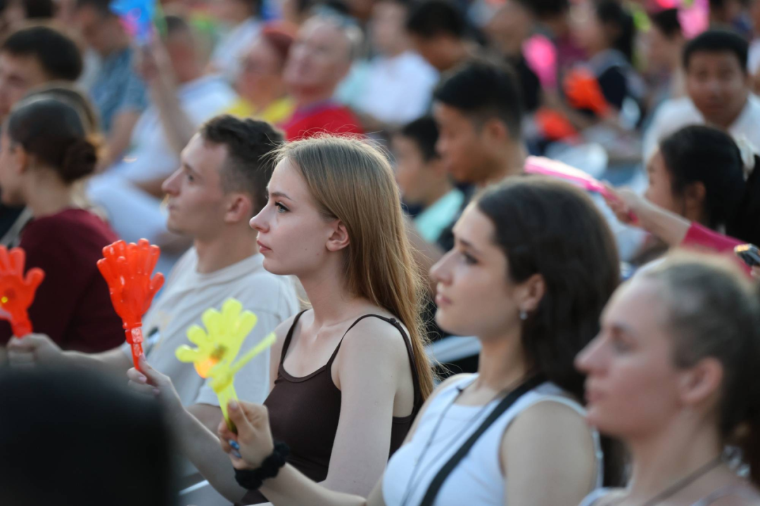 进场就卖爆了!深圳某服装类目卖家仅运营半年便月入2000万! 15 进场就卖爆了!深圳某服装类目卖家仅运营半年便月入2000万!