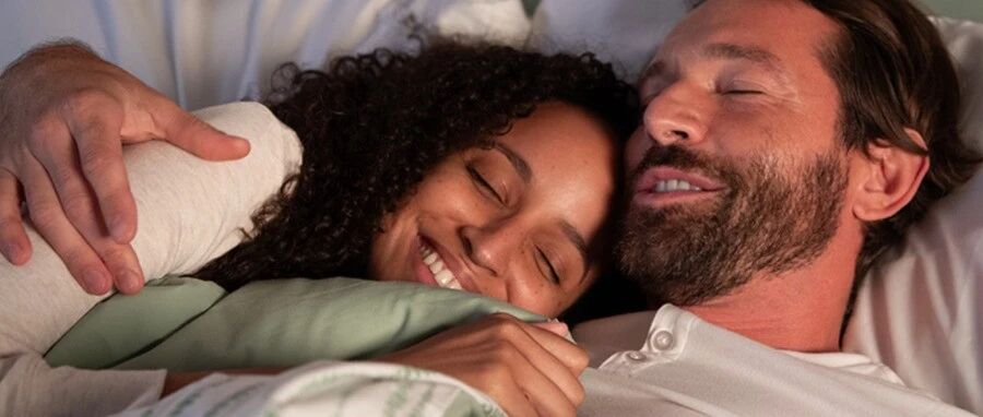 美国宝妈靠创新床单狂揽百万美金！加一条拉链解决百年痛点