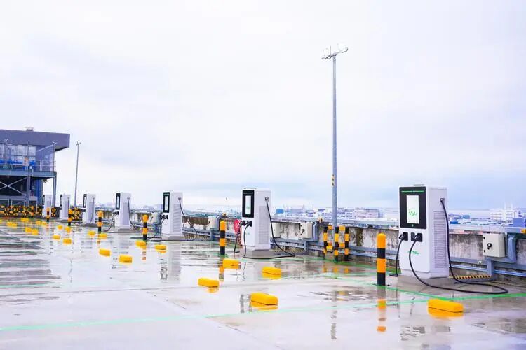 中国大卖占领欧洲充电桩市场，九个月净赚七个亿｜跨境电商