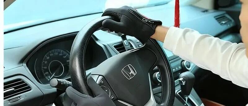 7.58 美元手套在 TikTok 卖爆 70 万美金：寒潮下最赚钱的品类出现了