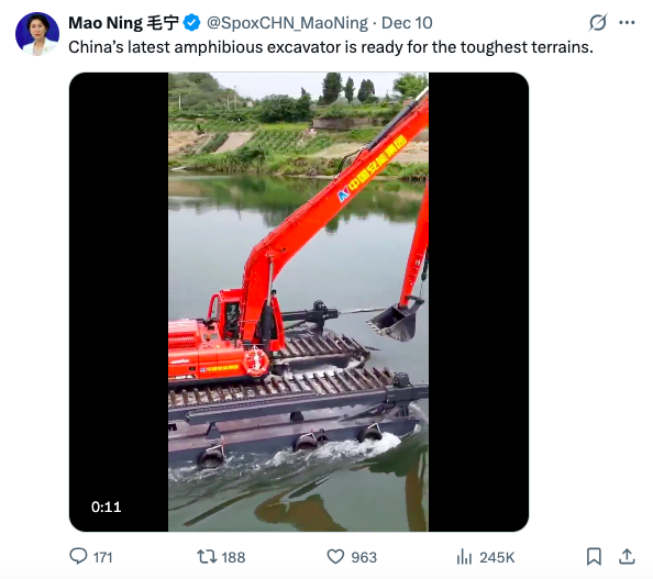 毛宁向世界分享中国最新两栖挖掘机：制造业出海如何惊艳全球？