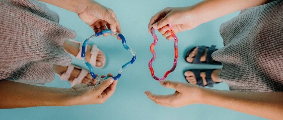 减压玩具卖出2.5亿件，成本几块钱的指尖小物如何撬动亿级市场？