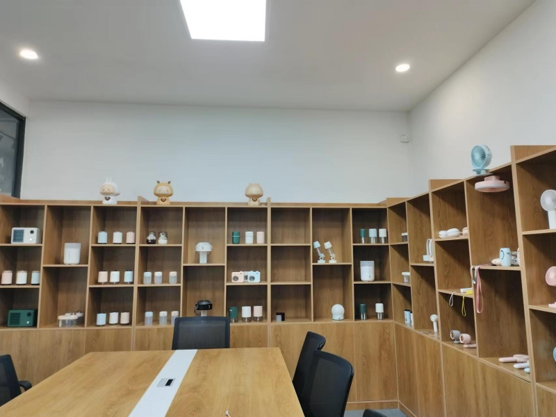 深圳市小得盈满科技有限公司