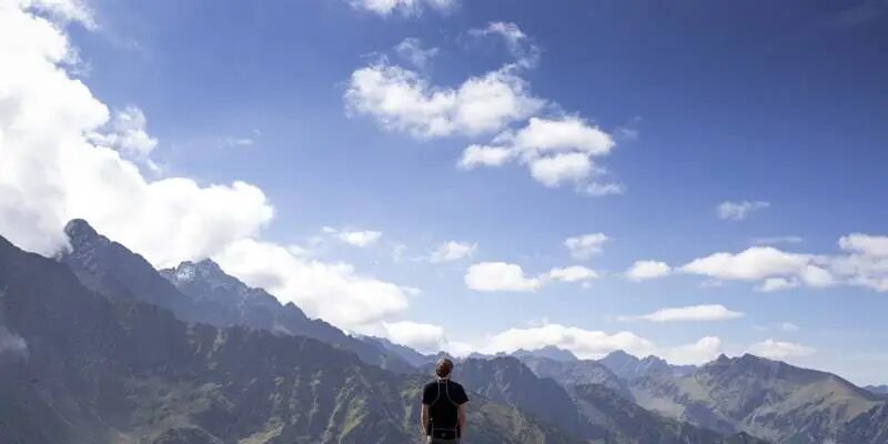 跨境电商人物志：易佰网络创始人之一胡范金