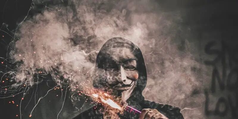 跨境圈有个"吐槽墙"，一万多家公司都被挂上去了——它到底是镜子，还是刀？