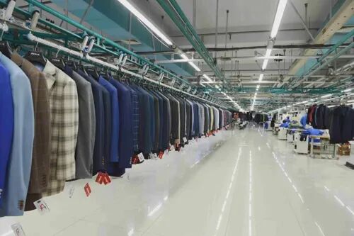 欧盟禁止销毁未售服装，真正被打疼的不是库存，而是“过量生产”