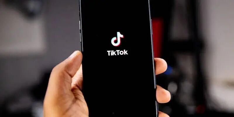 一个智能照明品牌年销做到10亿，靠的不只是选品和TikTok